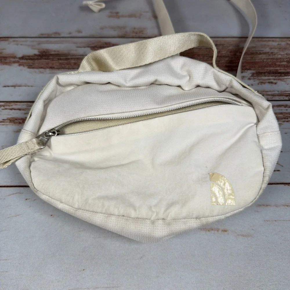 The North Face Womens Isabella Hip Pack Gardenia White Crossbody Waist Bag